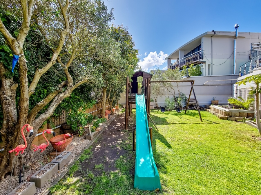 To Let 7 Bedroom Property for Rent in Camps Bay Western Cape